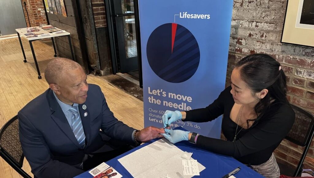 Mayor Ewing donates blood with Nebraska Community Blood Bank